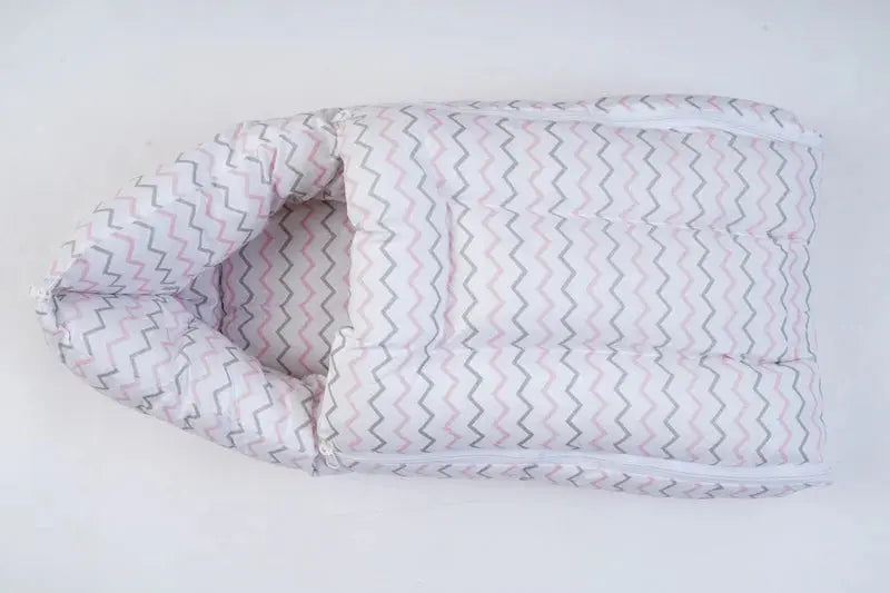 Baby Nest Zigzag Thazhuvi