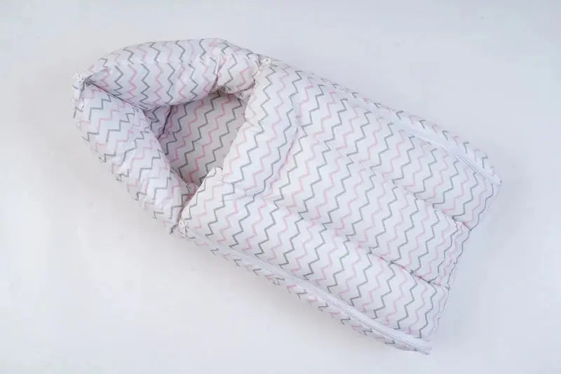 Baby Nest Zigzag Thazhuvi